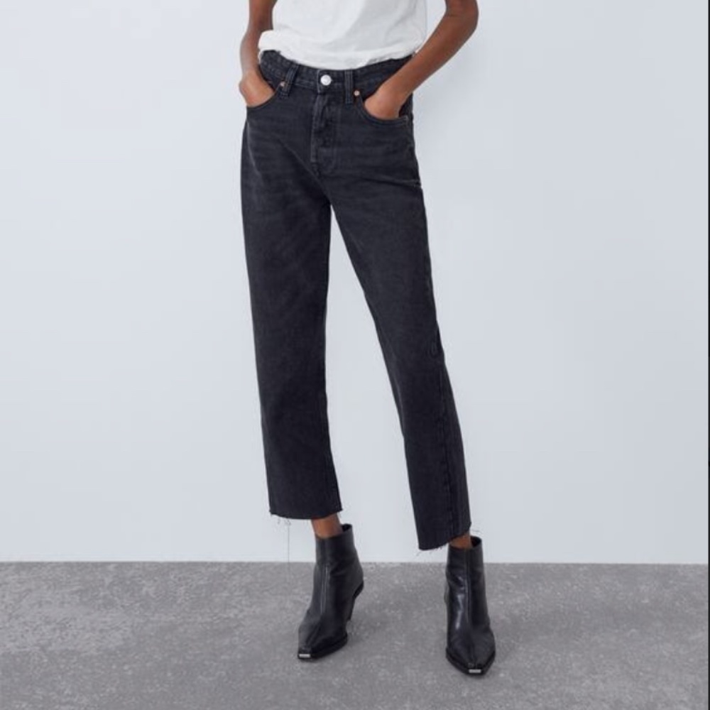 Zara HI-RISE STRAIGHT LEG JEANS